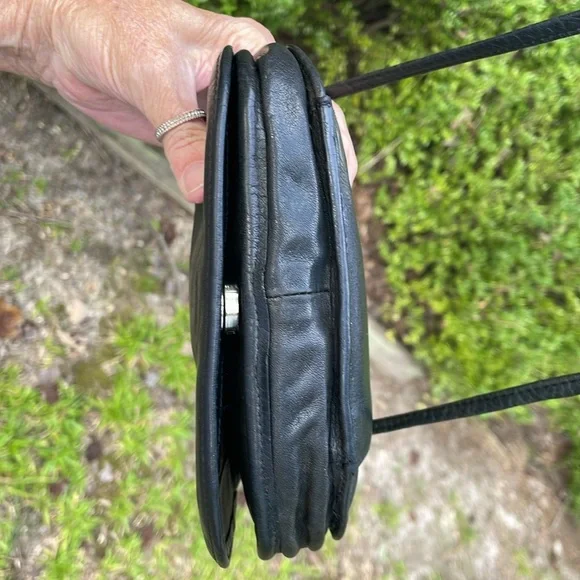 Fossil VINTAGE black leather crossbody - Picture 7 of 16